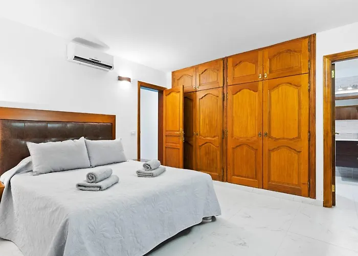 Neptuno Pool And Beach Private Access